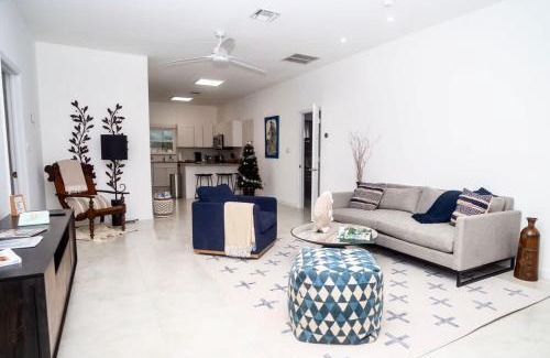 North Side House | The Mastic Sunnyhill Cottage