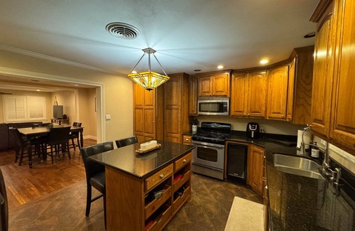 Tech Terrace House | The Matador Cottage Near TTU (Entire Property)
