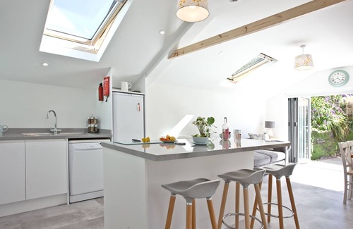 Newquay House | The Mews - a house that sleeps 6 guests in 2 bedrooms