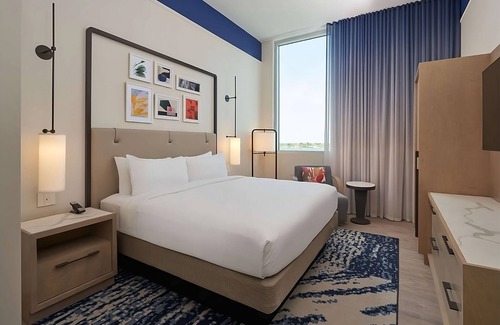 Ojus Hotel | The Miami Experience! Pet-friendly Property, Rooftop Swimming Pool!