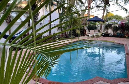 Miami Lakes House | The Miami Lakes Pool House