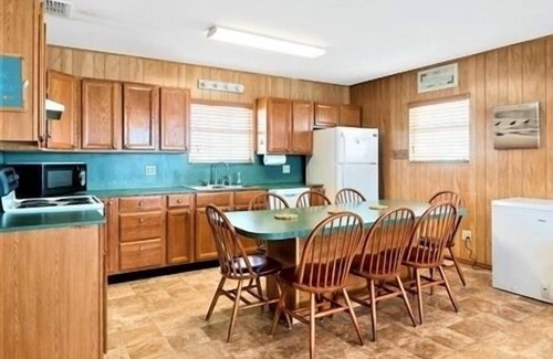 Port Mansfield House | The Miller Home. Four Bedroom, Four Bath. Private Fishing Pier.