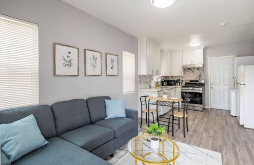 Central San Pedro House | The Modern Bungalow on 9th