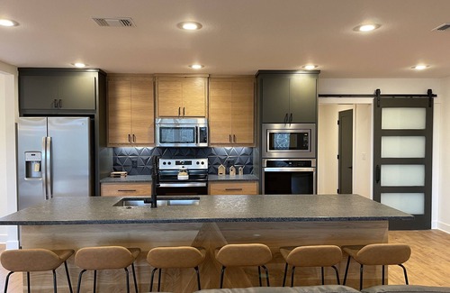 Glenwood House | The Modern: Hammock + Ping Pong + CornHole