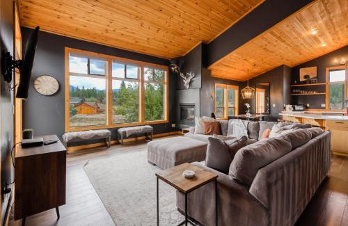Truckee House | The Modern Moose Lodge