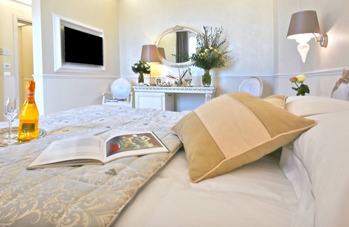 Santa Maria Novella Hotel | The Moon Boutique Hotel & Spa
