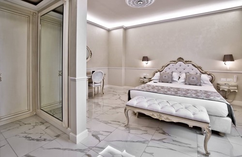 Santa Maria Novella Hotel | The Moon Boutique Hotel & Spa
