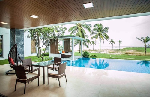 Ngu Hanh Son Villa | The Most Beachfront Luxury Villa for Golf, Family, M.I.C.E Trip