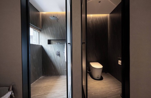 Guang'an Hotel | The Mountain Route