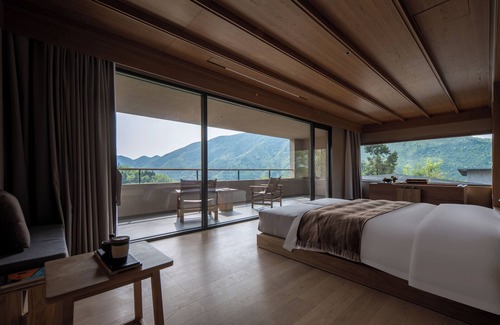 Guang'an Hotel | The Mountain Route