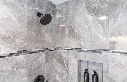 Keene Apartment | "The Murdock Suite @ The Large House"