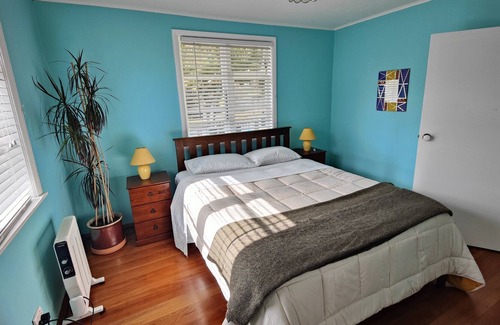 Lower Hutt House | The Naes; 1950s Home With Hardwood Floors, Fenced Backyard/ Trampoline