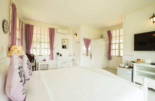 Thap Sai Hotel | The Natural Garden - Khao Soi Dao -