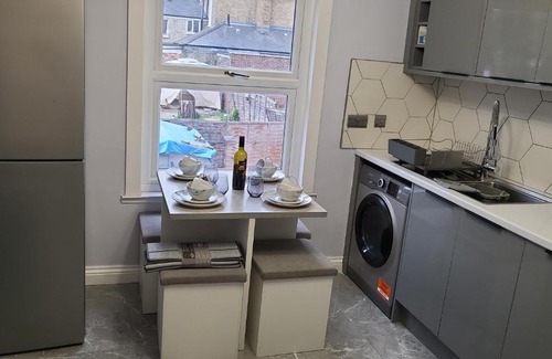 Lewisham Apartment | The Navarone Blue Orchid Flat