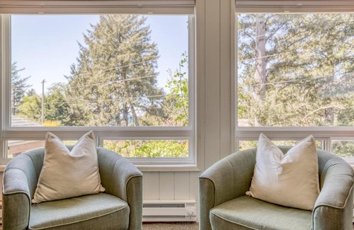 Neahkahnie Beach House | The NeahKahNie House - Meredith Lodging