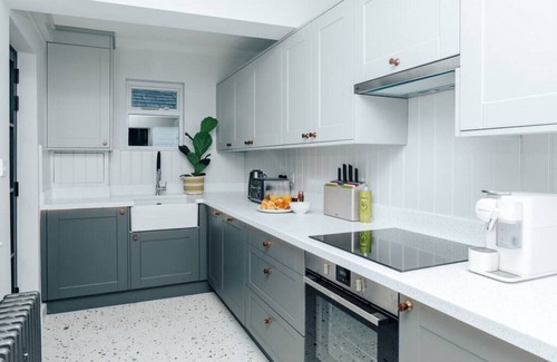 Henley-on-Thames House | The Neptune - Pet friendly