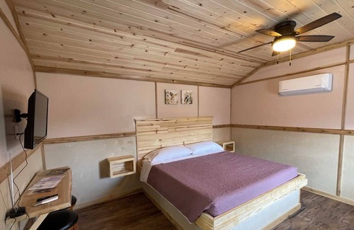Pipe Creek Cabin | The Nest Cabin Resort - Cardinal Cabin #6