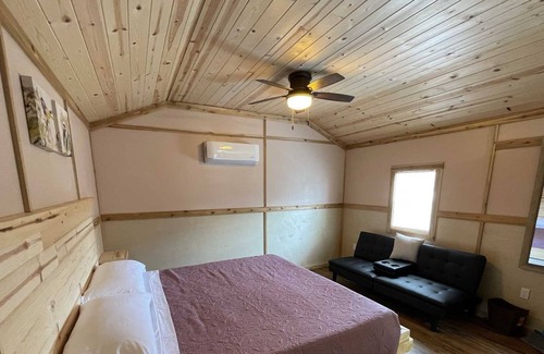 Pipe Creek Cabin | The Nest Cabin Resort - Cardinal Cabin #6