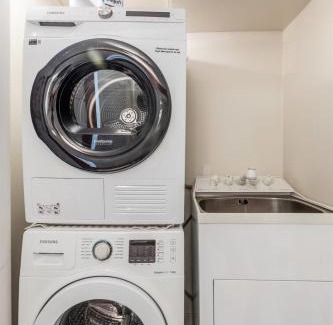 Te Aro Apartment | The Nest - Central and Sunny Wellington Loft