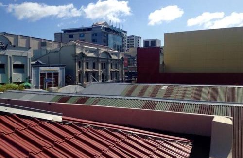 Te Aro Apartment | The Nest - Central and Sunny Wellington Loft