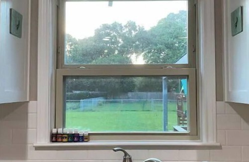 Groves House | The Nest - centrally located - 2 bed/1 bath home