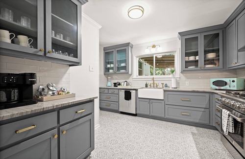Highlands - Perkins House | The Night Heron House-mystery with a modern touch