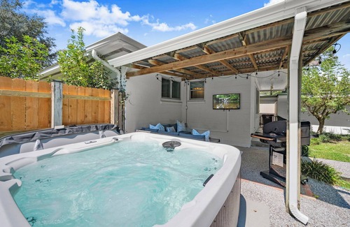 Highlands - Perkins House | The Night Heron House-mystery with a modern touch