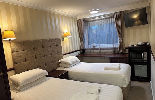 Sale Hotel | The Normanhurst Hotel