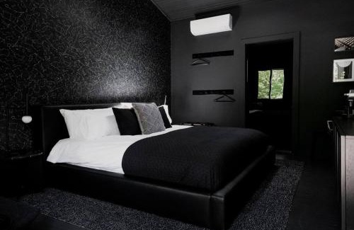 Phoenicia Apartment | The Norsdale plus CMYK Motel on 10 acres in Phoenicia