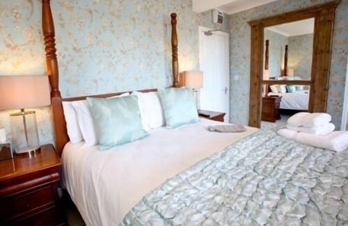 Monksilver Hotel | The Notley Arms Inn