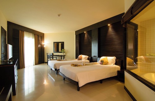 Pak Nam Hotel | The Nouveau Chumphon Beach Resort & Golf