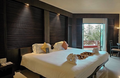 Pak Nam Hotel | The Nouveau Chumphon Beach Resort & Golf