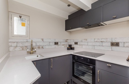 Hurstpierpoint Apartment | The Oak Rooms - Historic Charm & Luxury