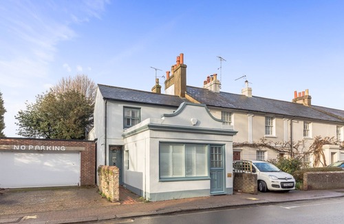 Hurstpierpoint Apartment | The Oak Rooms - Historic Charm & Luxury