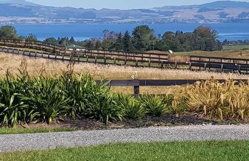 Hamurana Cottage | The Oaks Cottage Luxury Retreat Hamurana Rotorua