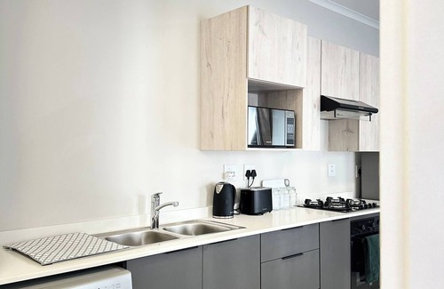 Greater Johannesburg Metropolitan Area Apartment | The Oasis 92 on New Midrand