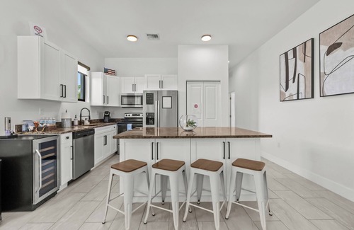 West Park House | The Oasis Yard - Pool - Jets - Game Room - BBQ - Relax&Unwind