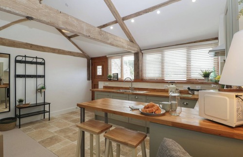 Ross-on-Wye Cottage | THE OLD CART SHED, romantic, character holiday cottage in Gorsley