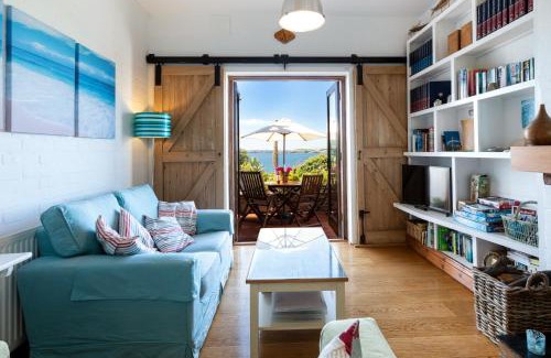 Mylor Churchtown Apartment | The Old Coastguard Station