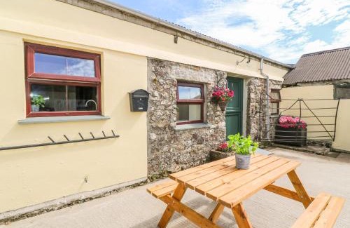 Mabe House | The Old Cows House