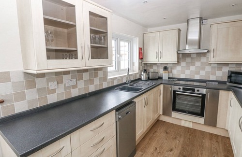 New Moat Cottage | THE OLD DAIRY, pet friendly, character holiday cottage in Maenclochog