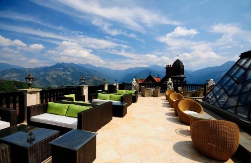 Ren'ai House | The Old England Manor