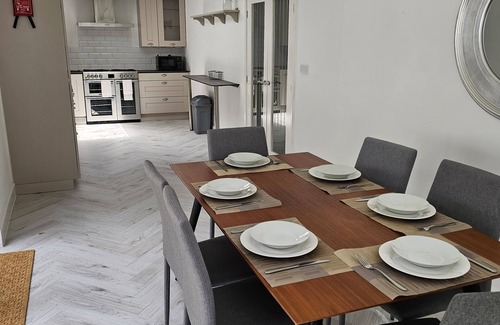 Chippenham House | The Old Forge – Countryside 4-bed home near Bath, the Cotswolds and Stonehenge