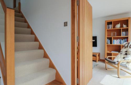 Honiton House | The Old Log Shed