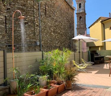 Vasia House | The Old Mansion