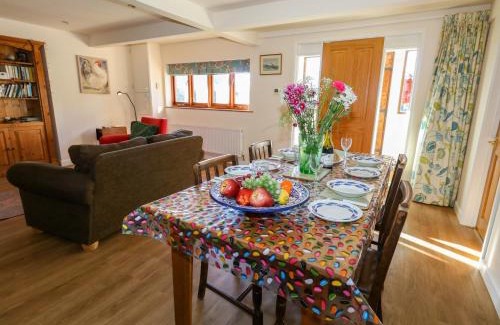 Holworth House | The Old School Cottage