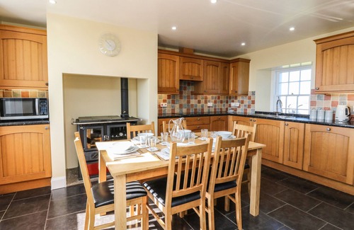 Montrose Cottage | THE OLD SCHOOLHOUSE, pet friendly, with open fire in Montrose