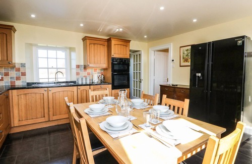 Montrose Cottage | THE OLD SCHOOLHOUSE, pet friendly, with open fire in Montrose