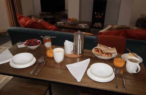 Harrogate Apartment | The Old Scullery, Cosy Stylish Apartment for two on Harrogate's Iconic Stray