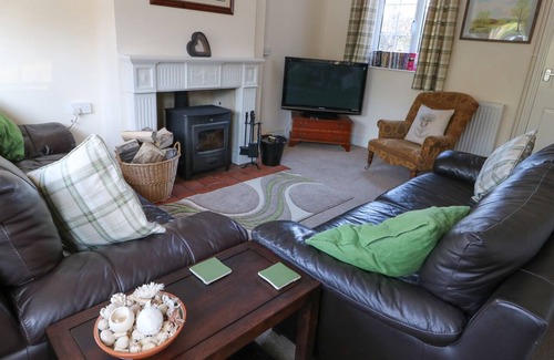 Foulsham House | THE OLD SWEET SHOP, pet friendly, with open fire in Foulsham